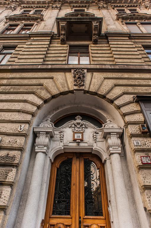 All In Apartman Budapest Bagian luar foto