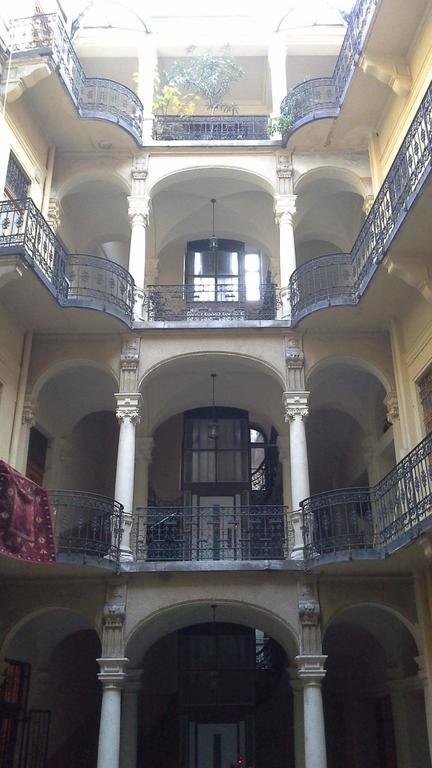 All In Apartman Budapest Bagian luar foto