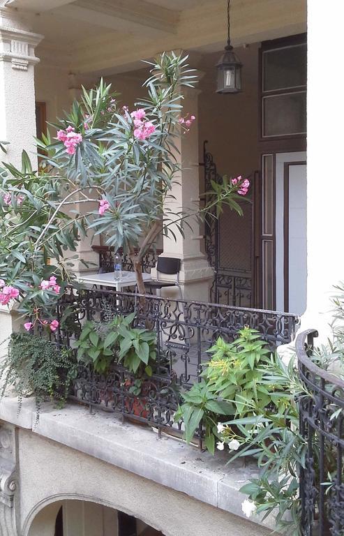 All In Apartman Budapest Bagian luar foto